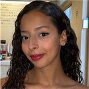 Me defino como una persona comprometida y que siempre está dispuesta a aprender más. Me gustaría enfocarme más en clases de primaria, ya que es sobre lo que me gustaría continuar estudiando.